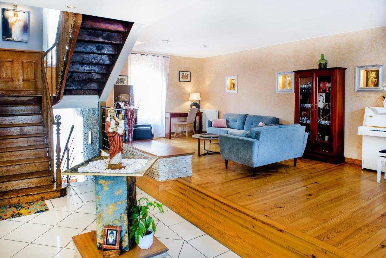 Hotel La Sainte Famille à Lourdes Extérieur photo