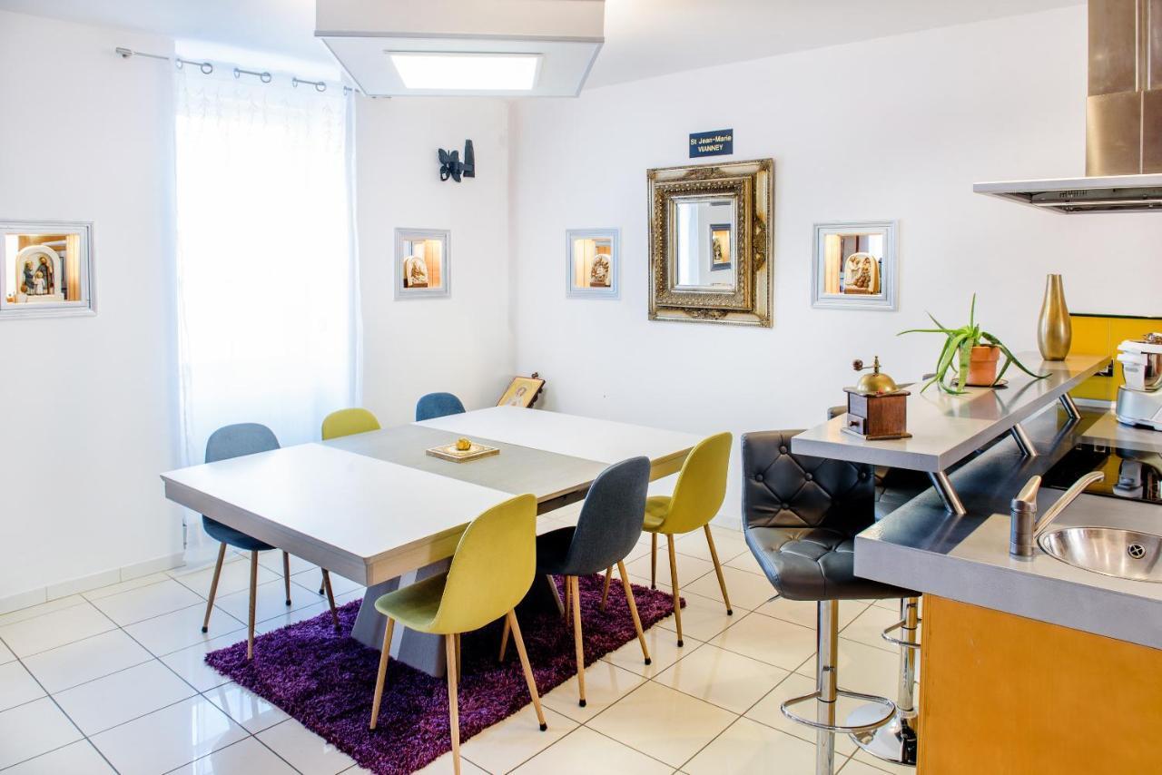 Hotel La Sainte Famille à Lourdes Extérieur photo